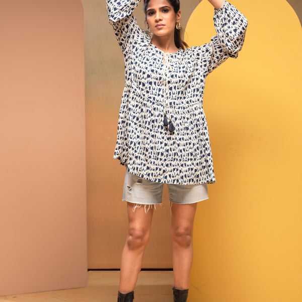 Juniper Women'S Off White & Navy Floral Viscose Tunic With Gathered