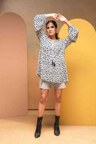 Juniper Women'S Off White & Navy Floral Viscose Tunic With Gathered