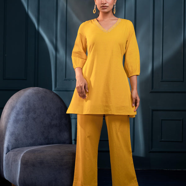 Juniper Women'S Mustard Striped Cotton Kurta & Pants Co-Ord Set With Zari Work