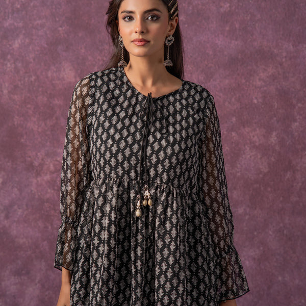 Juniper Women'S Black & White Ethnic Motifs Tunic With Dori, Kaudi & Munga Details