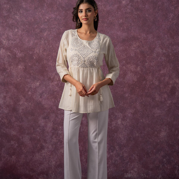 Juniper Women'S Off-White Cotton Tunic With Thread & Mirror Work