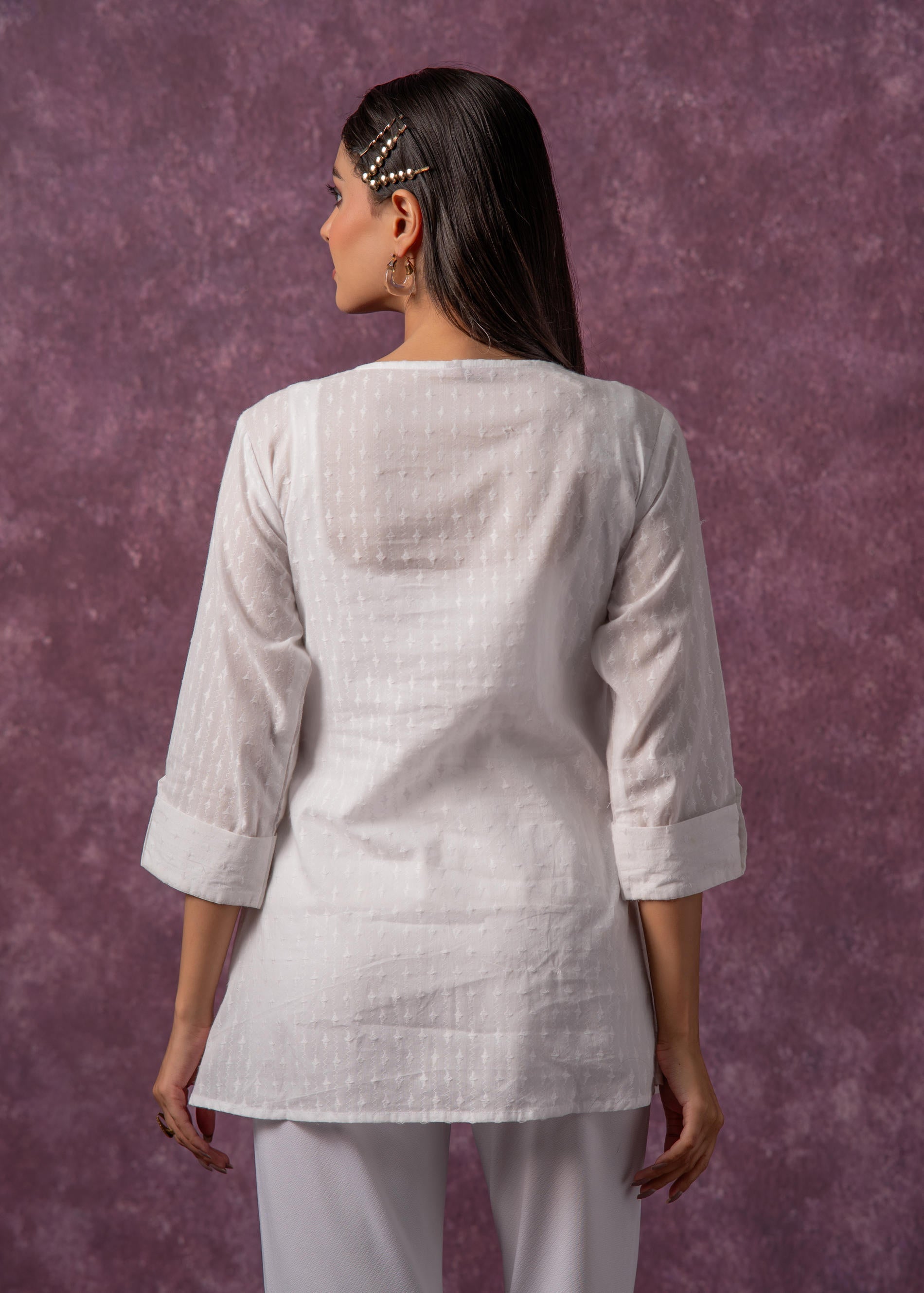 Juniper Women's Off-White Cotton Tunic With Thread & Mirror Work - Distacart
