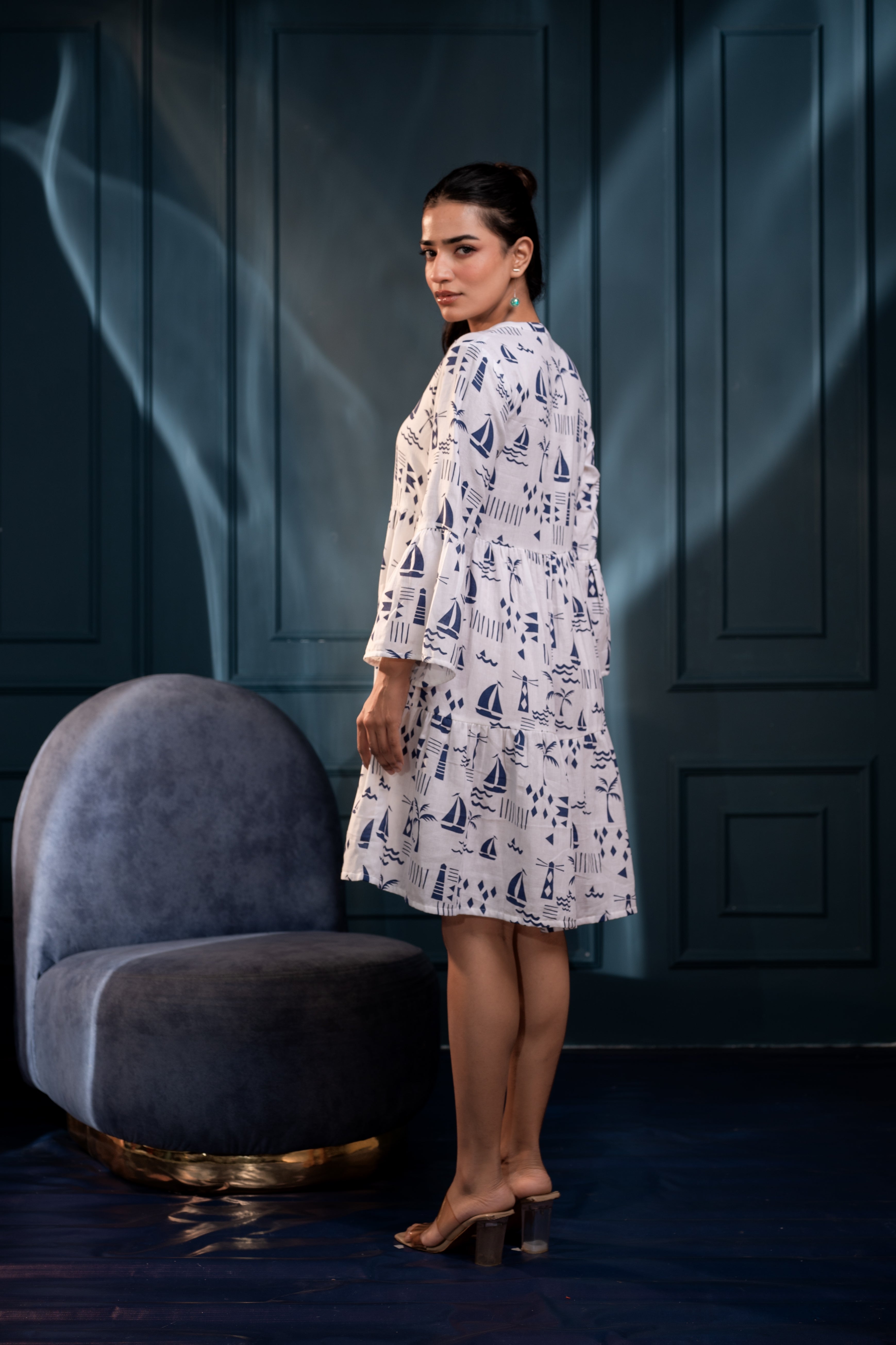 Juniper Women'S Off-White & Blue Cotton Short Dress With Tropical Print