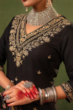 Thumbnail for Juniper Black Heritage Embroidered Kurta Set - Distacart