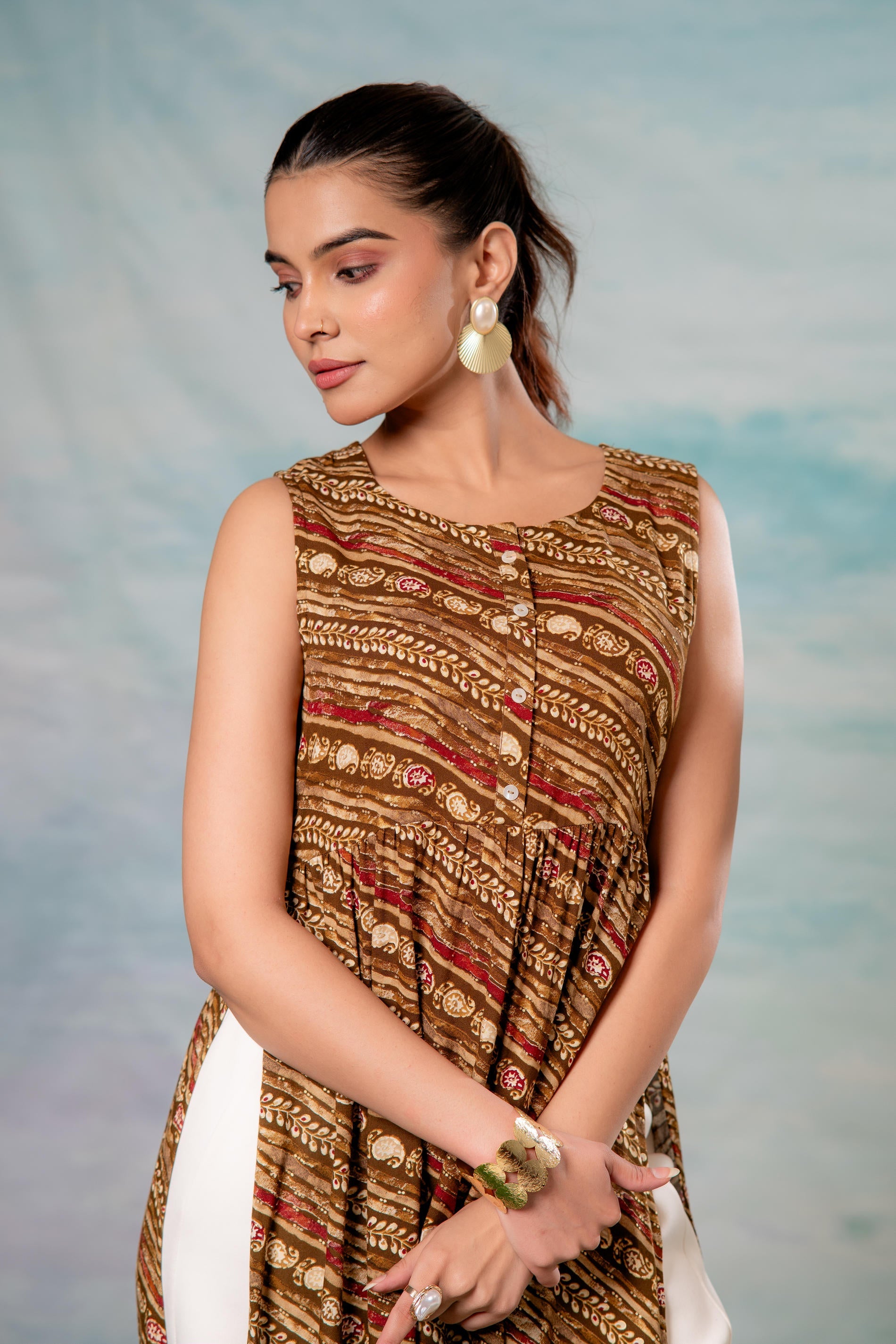 Juniper Women'S Brown Ethnic Motif Printed Sleeveless Kurta