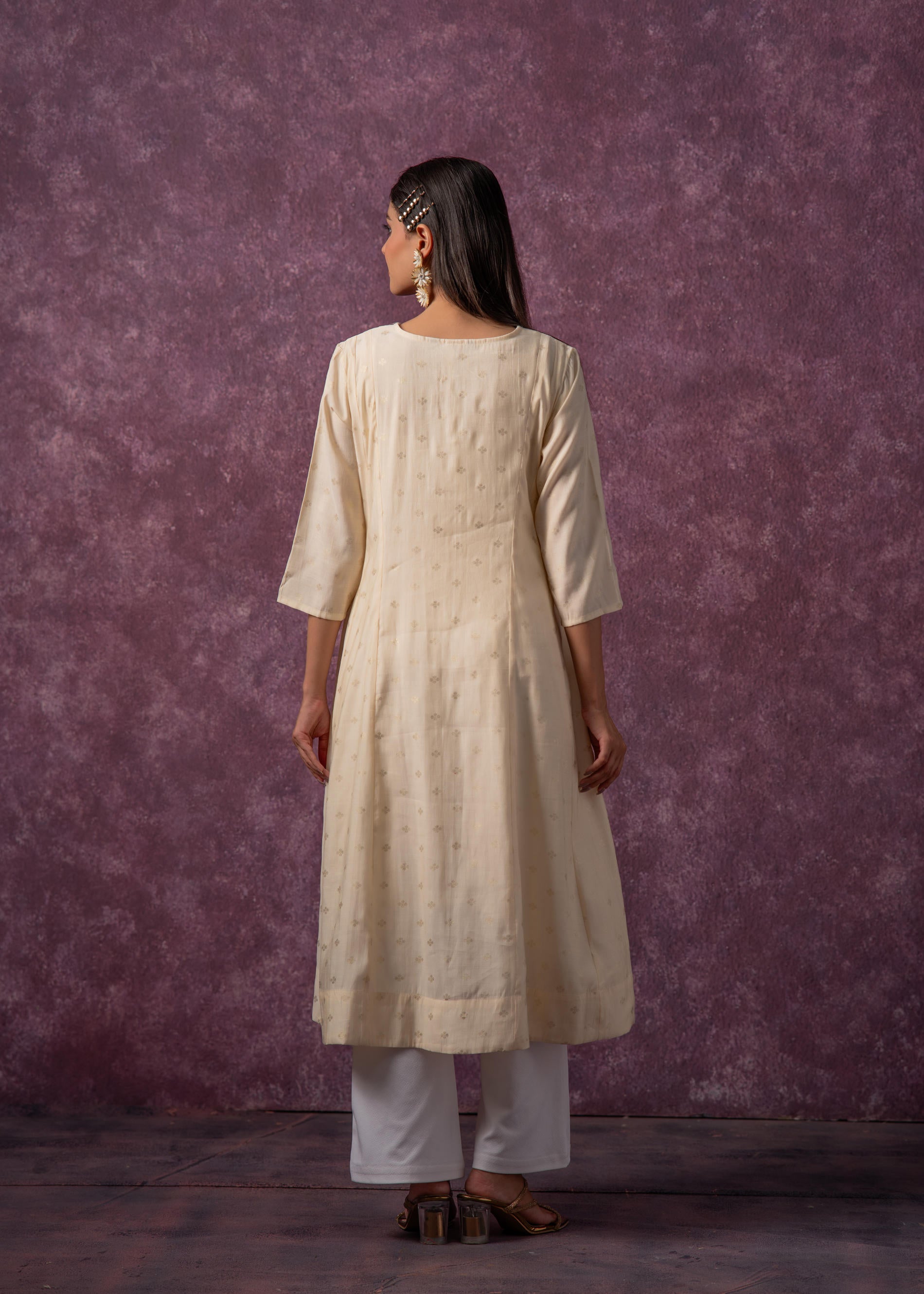 Juniper Ivory Glow Kurta Set With Subtle Zari Detailing