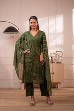 Thumbnail for Juniper Green Solid Embroidered Straight Kurta Pant And Dupatta Set With Thread Work - Distacart