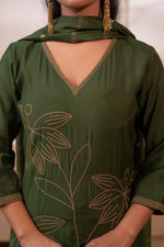 Thumbnail for Juniper Green Solid Embroidered Straight Kurta Pant And Dupatta Set With Thread Work - Distacart
