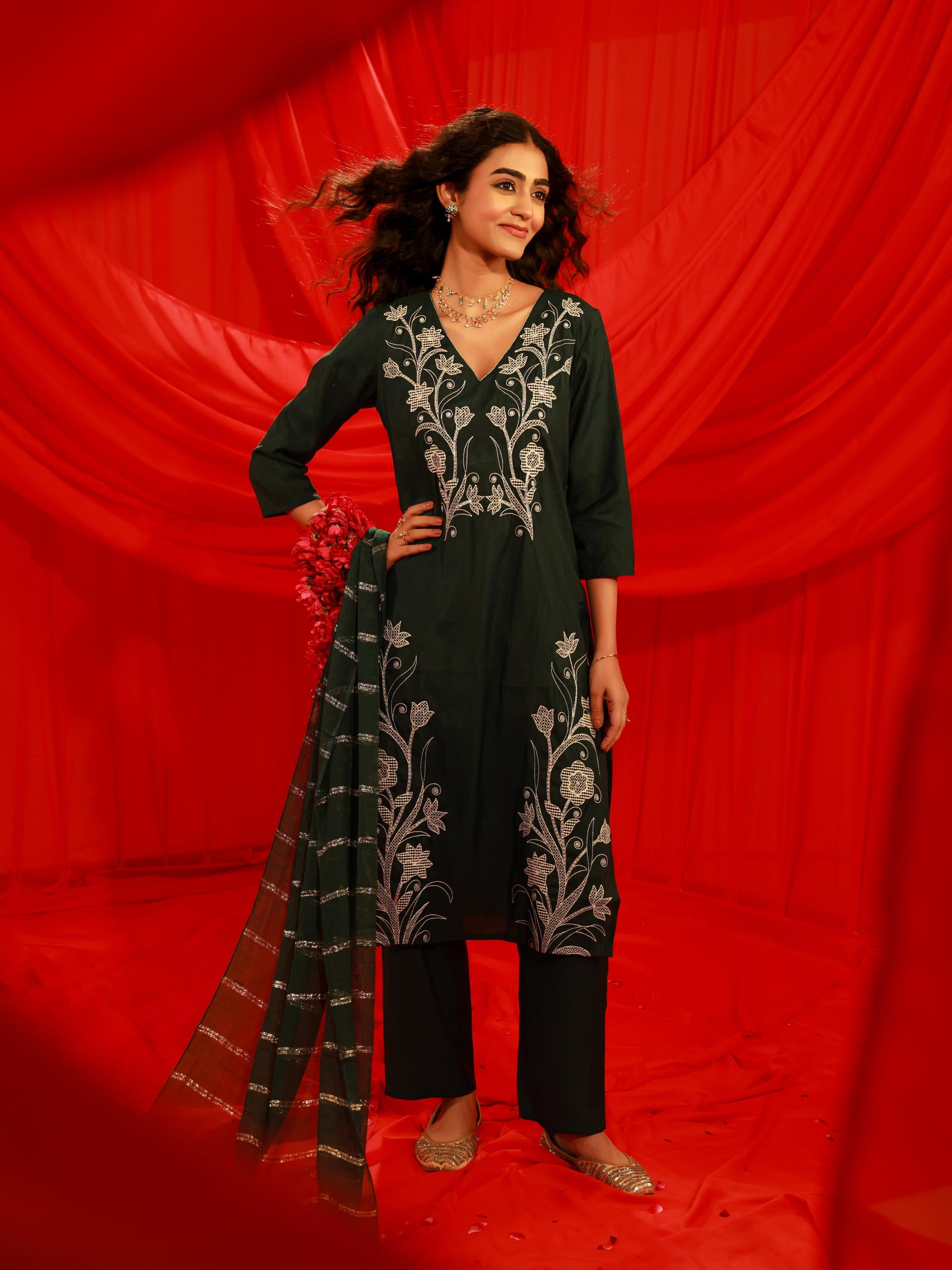 Juniper Mehandi Green Solid Embroidered Straight Kurta Pant And Dupatta Set With Thread Work - Distacart