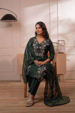 Thumbnail for Juniper Mehandi Green Solid Embroidered Straight Kurta Pant And Dupatta Set With Thread Work - Distacart