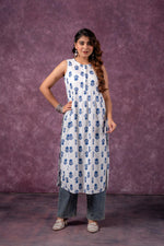 Thumbnail for Juniper Indigo Leaf Printed Sleeveless Long Kurta - Distacart