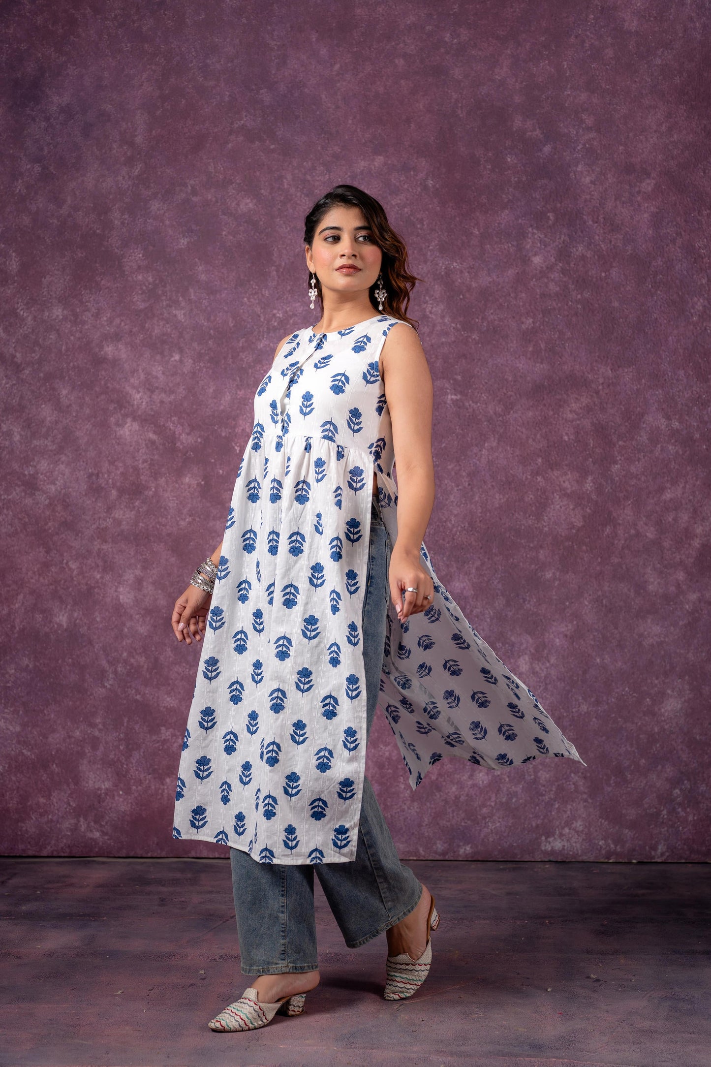Juniper Indigo Leaf Printed Sleeveless Long Kurta - Distacart