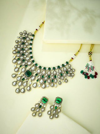 Nuyug Ethereal Kundan Necklace Set