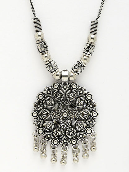 NVR Women's Silver-Toned Floral Shape Pendant with Chain - Distacart