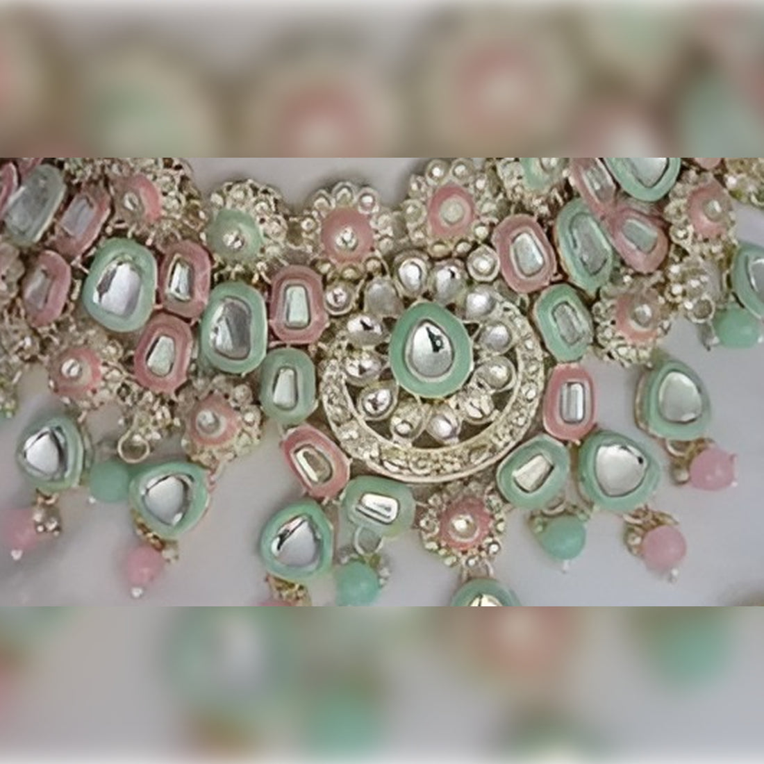 Jewel City Elegant Polki Kundan Bridal Set with Necklace, Earring & Mathapati-Handcrafted Indian Wedding Jewelry with Pearl Accents