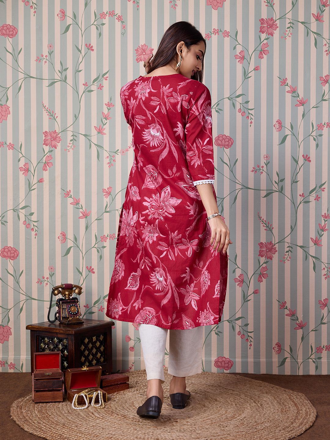 Ode by House of Pataudi Floral Printed Pure Cotton Straight Kurta - Distacart