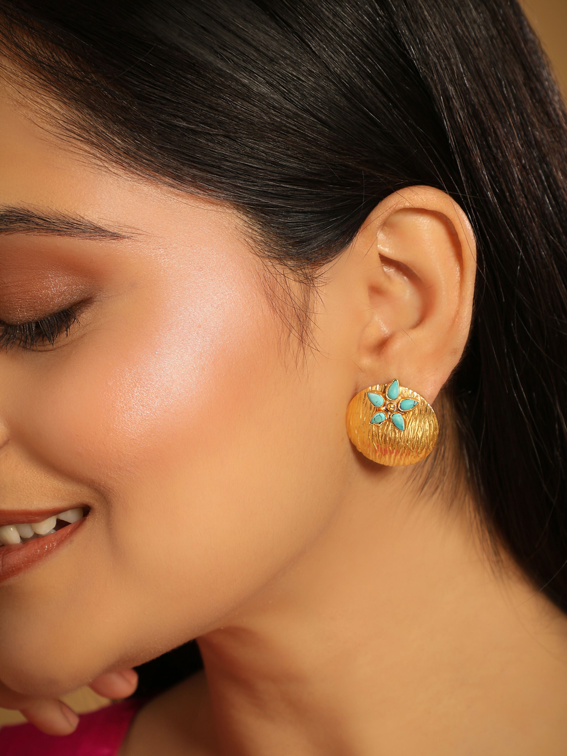 Nuyug 22K Gold-Plated Turquoise Flower Stud Earrings
