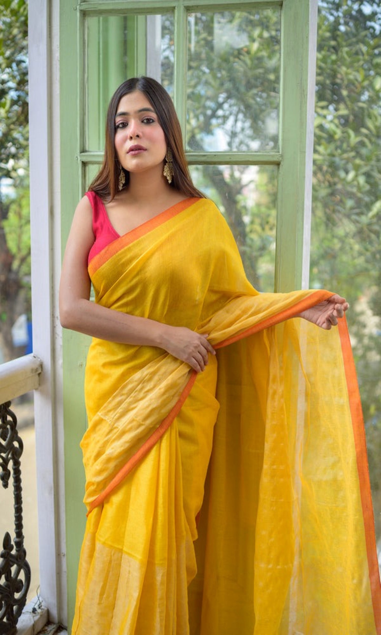 Piyari Fashion Yellow Handloom Tissue Saree