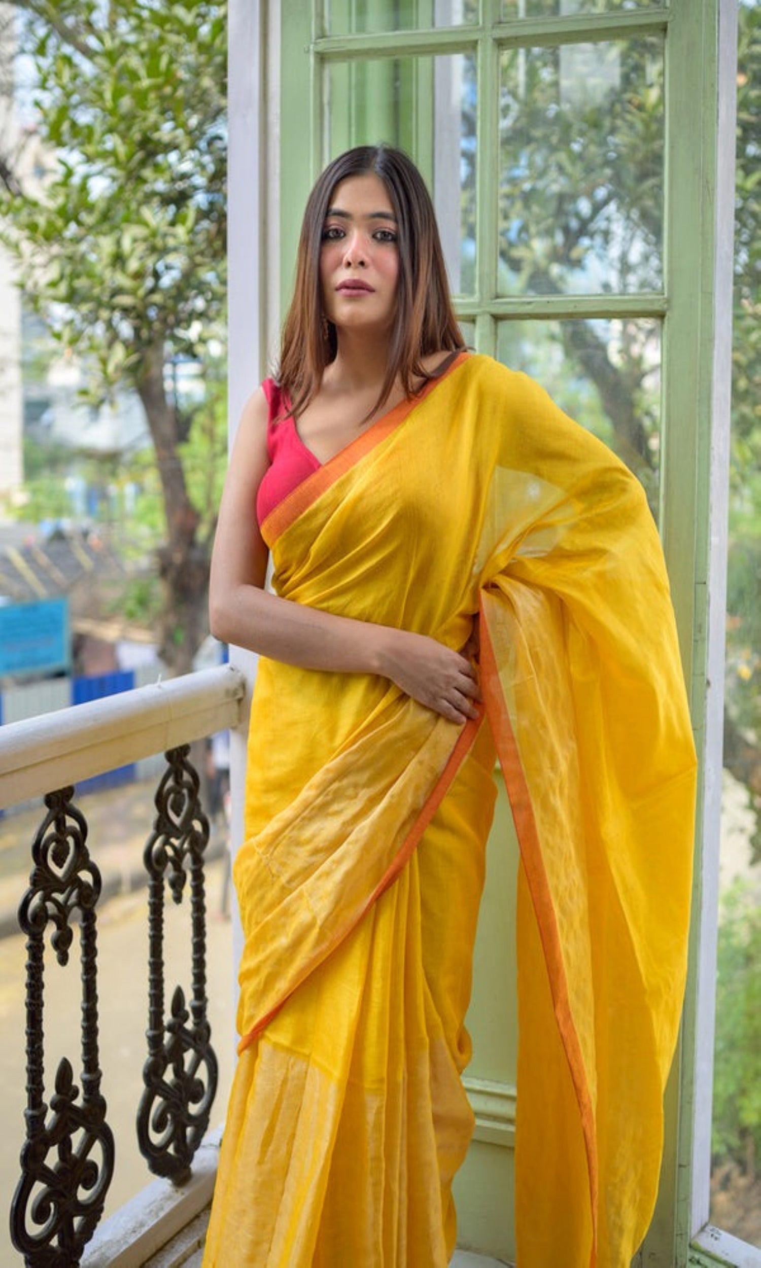 Piyari Fashion Yellow Handloom Tissue Saree