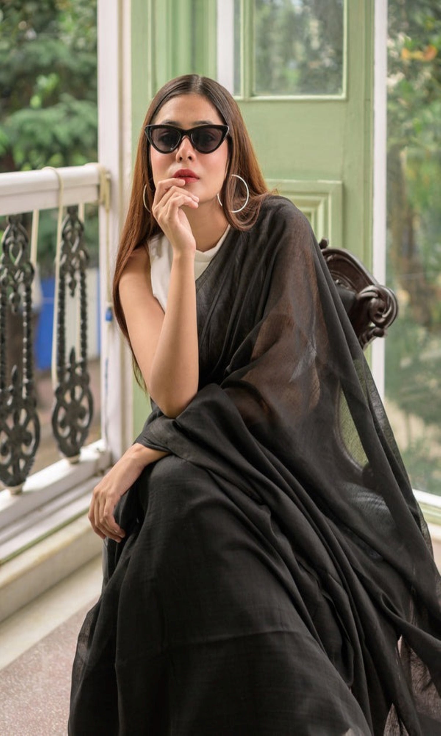 Piyari Fashion Handloom Black Cotton Saree