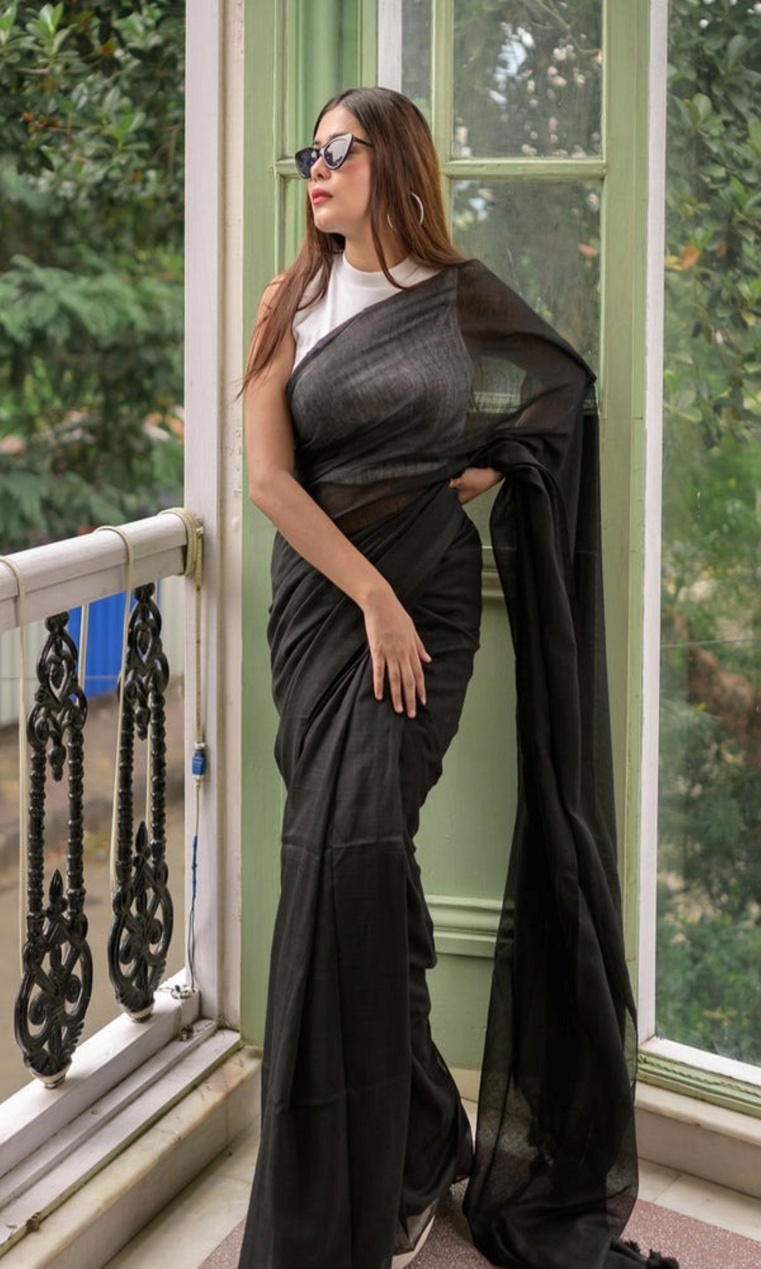 Piyari Fashion Handloom Black Cotton Saree