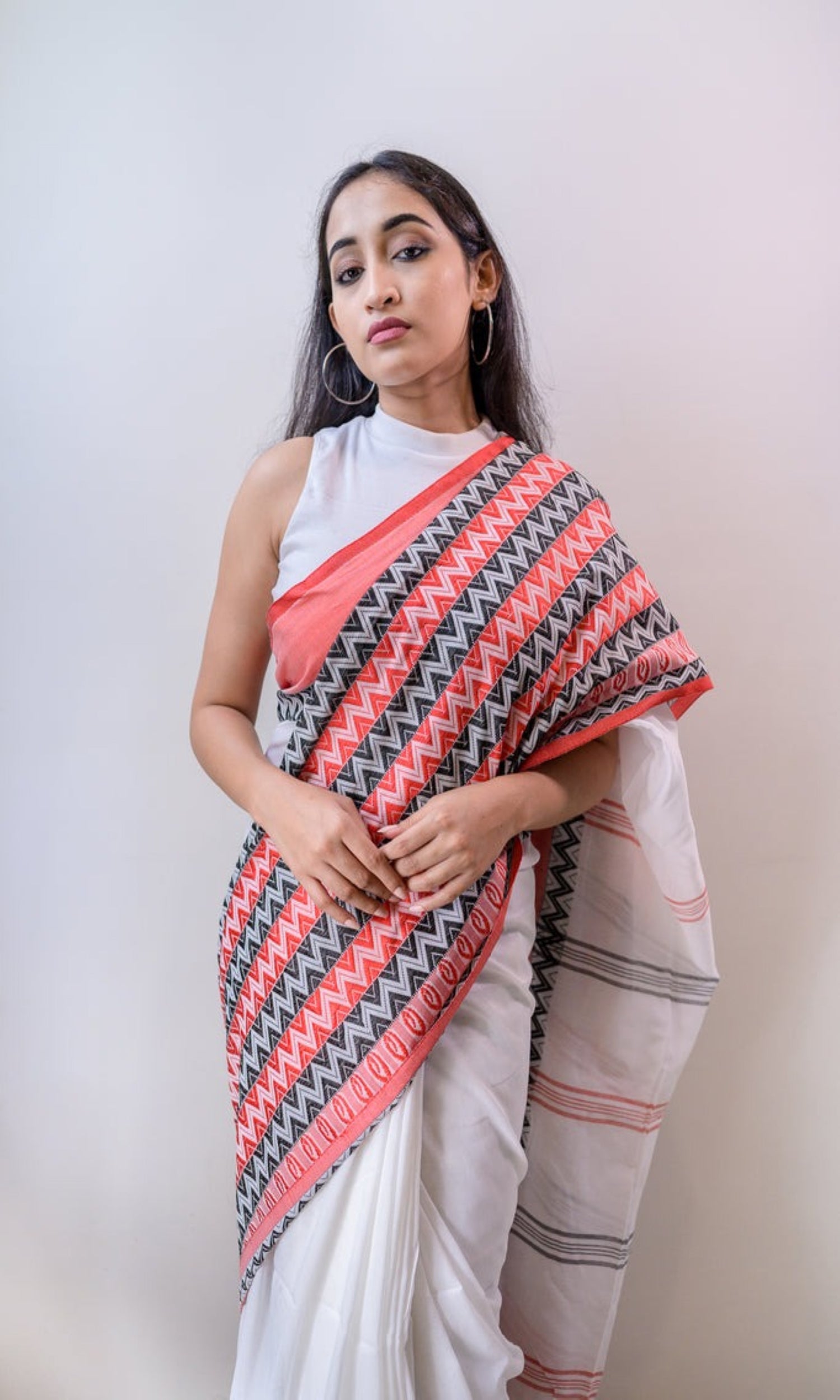 Piyari Fashion Handloom White Cotton Begampuri Saree