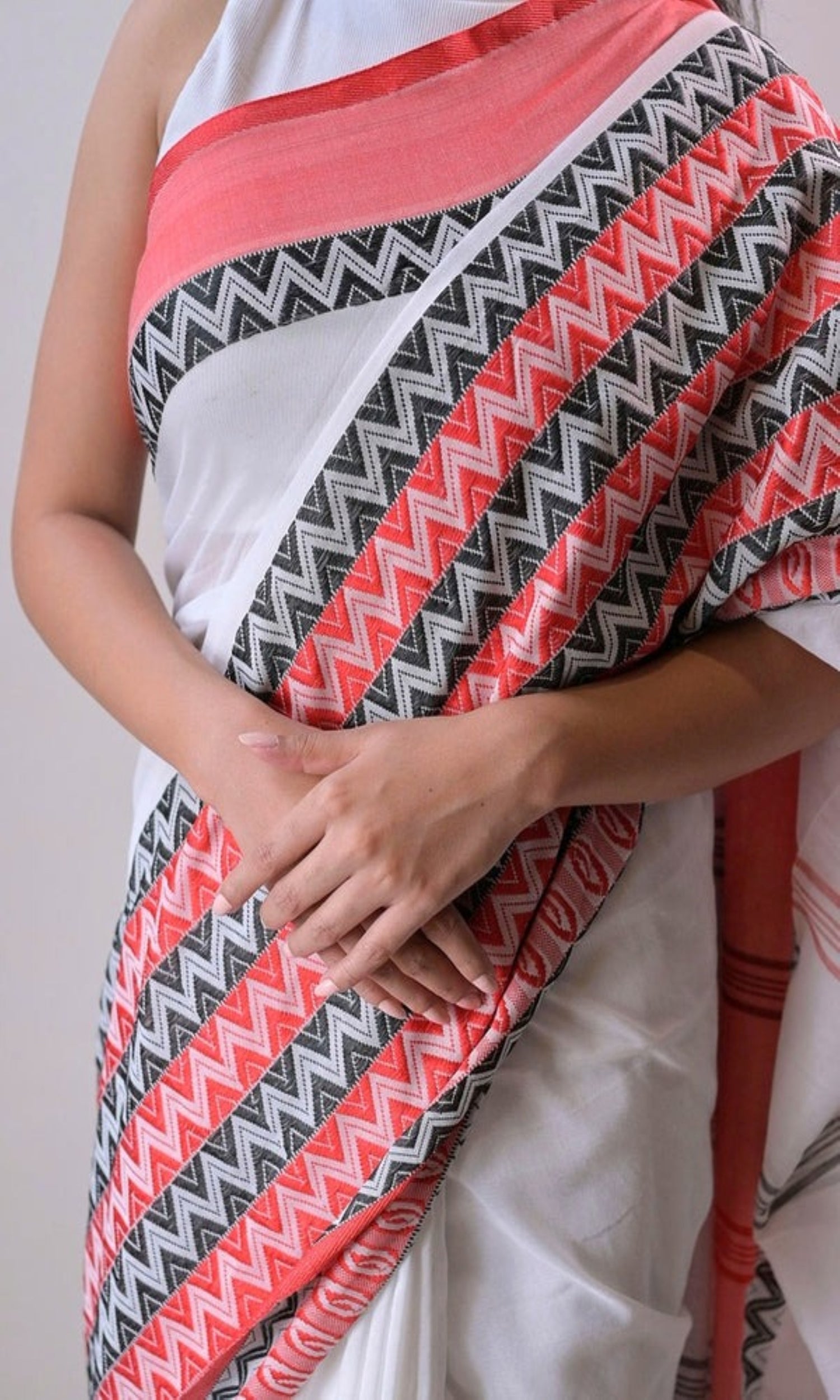 Piyari Fashion Handloom White Cotton Begampuri Saree