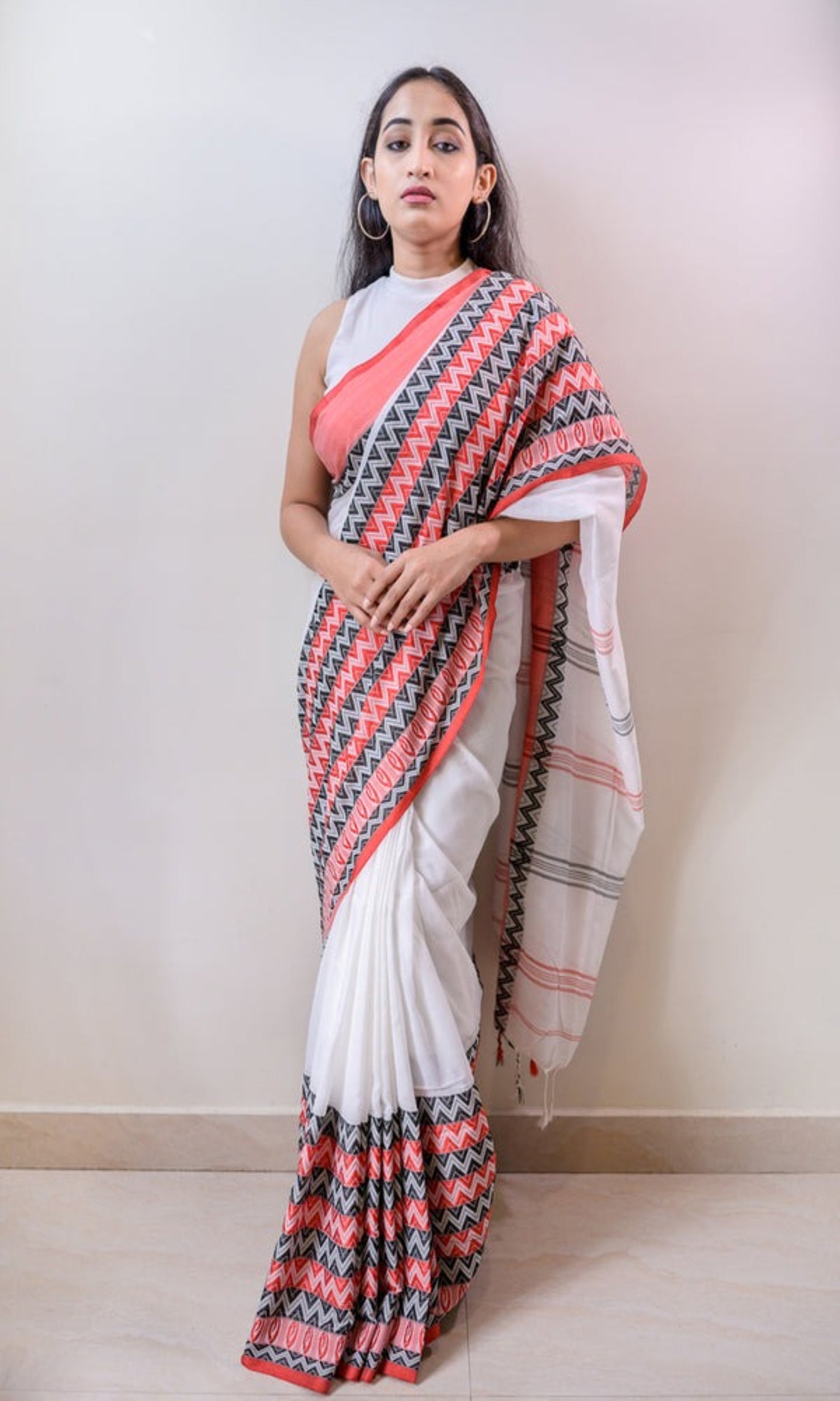 Piyari Fashion Handloom White Cotton Begampuri Saree