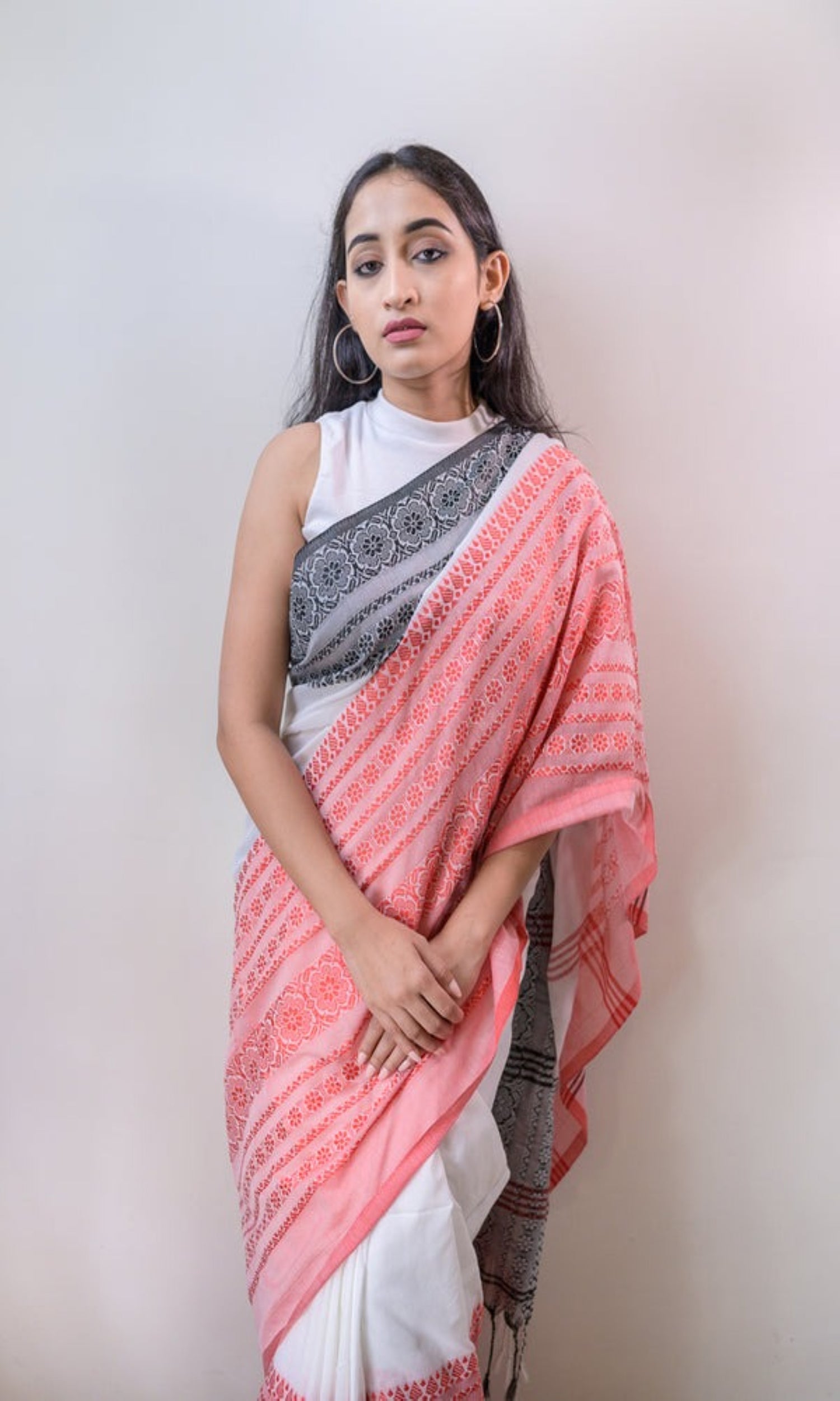 Piyari Fashion Handloom White Cotton Begampuri Saree