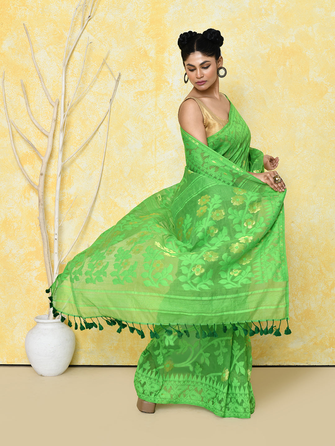 Piyari Fashion Women's Green Cotton Silk Jamdani Saree