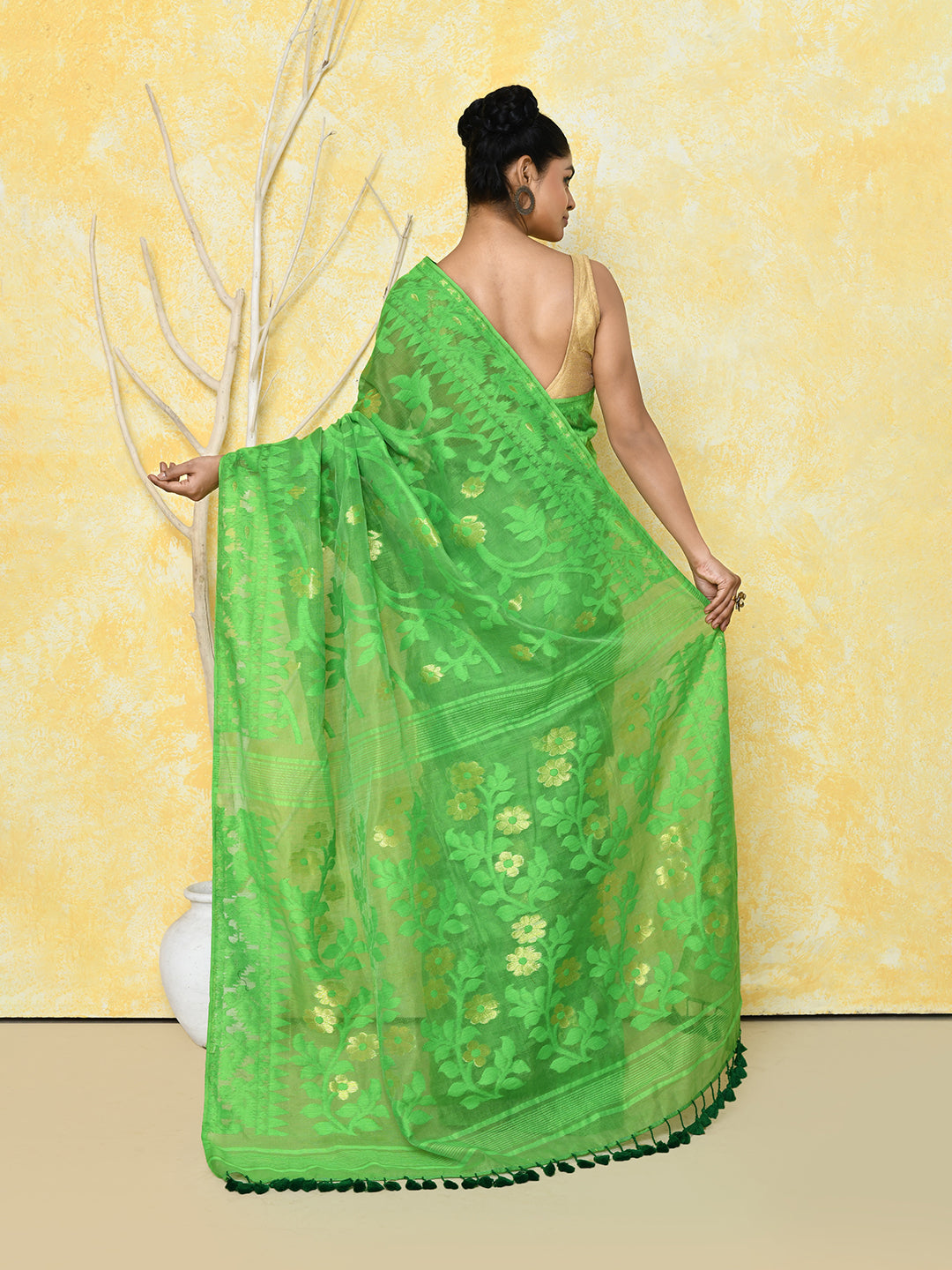 Piyari Fashion Women's Green Cotton Silk Jamdani Saree