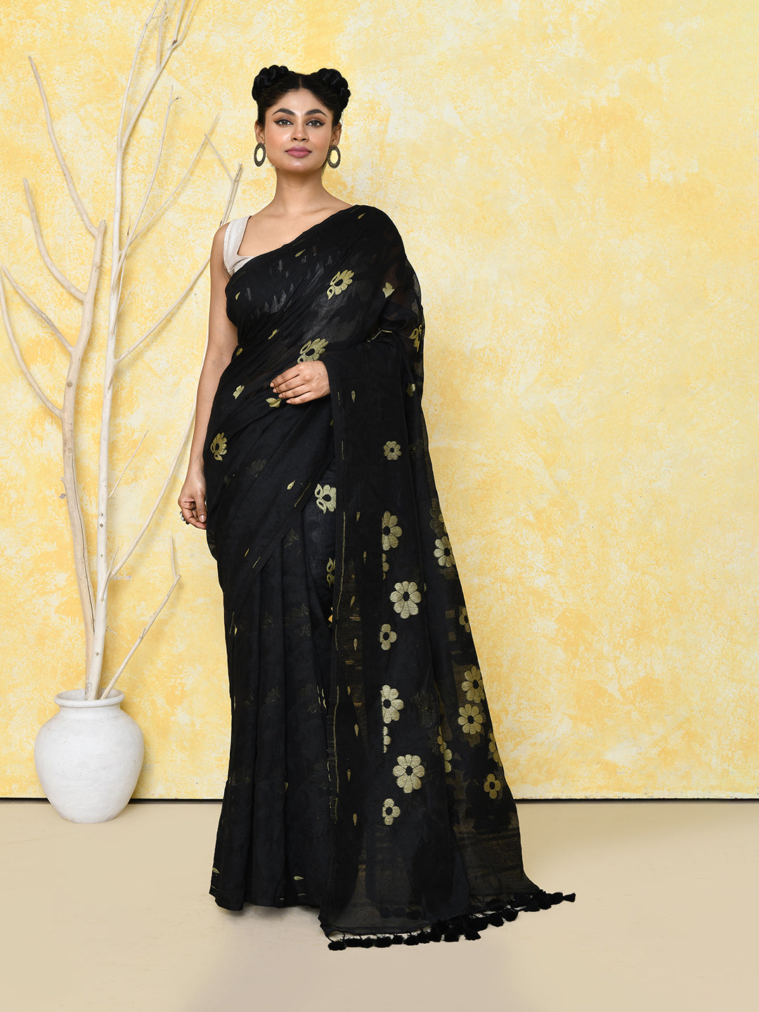 Piyari Fashion Women's Black Cotton Silk Jamdani Saree