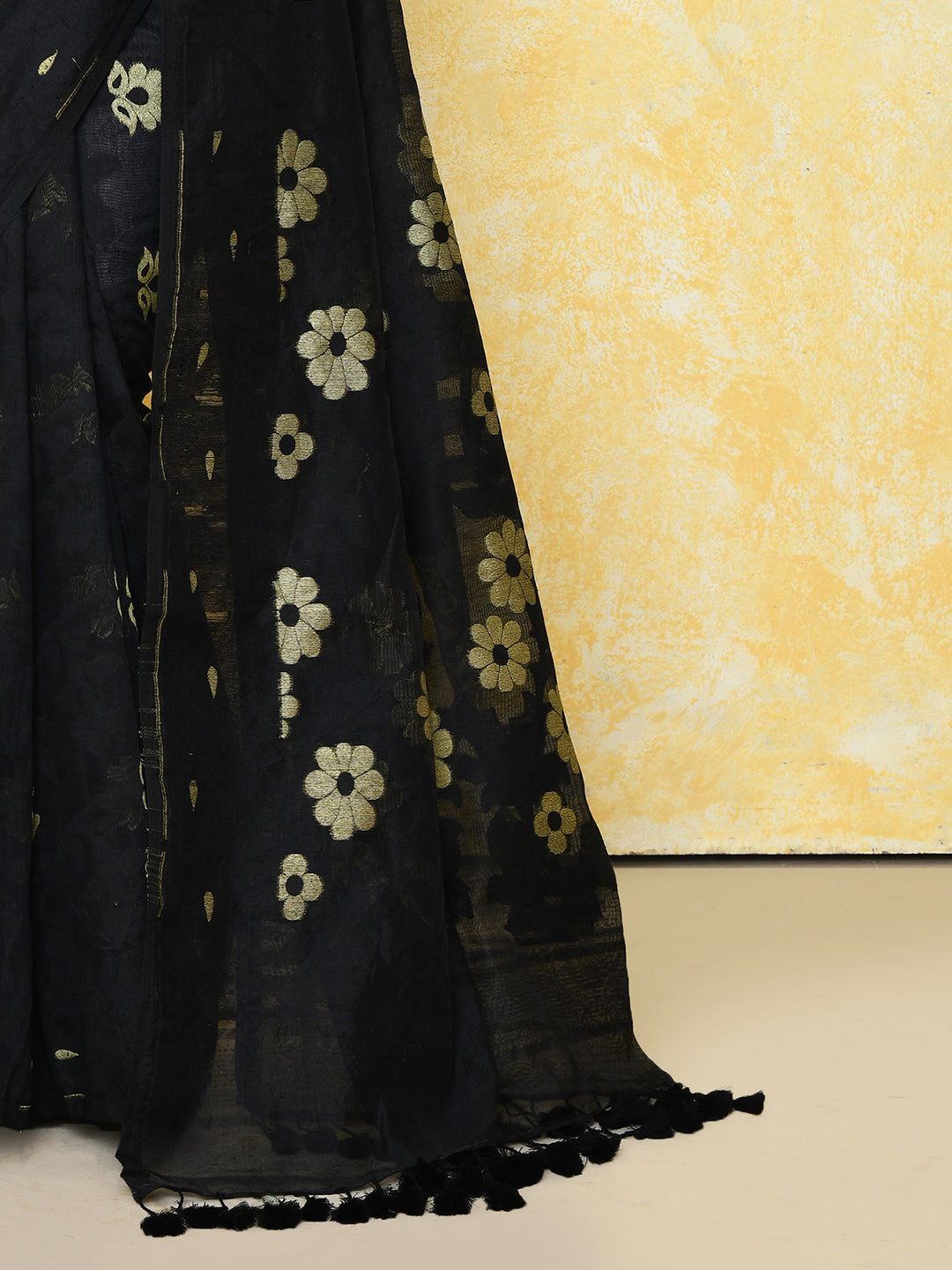 Piyari Fashion Women's Black Cotton Silk Jamdani Saree