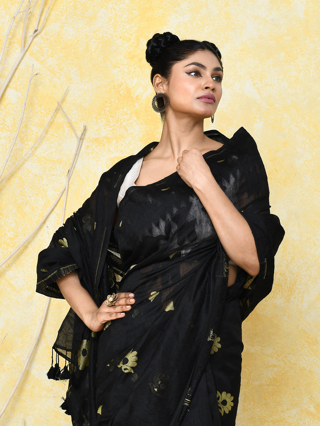 Piyari Fashion Women's Black Cotton Silk Jamdani Saree