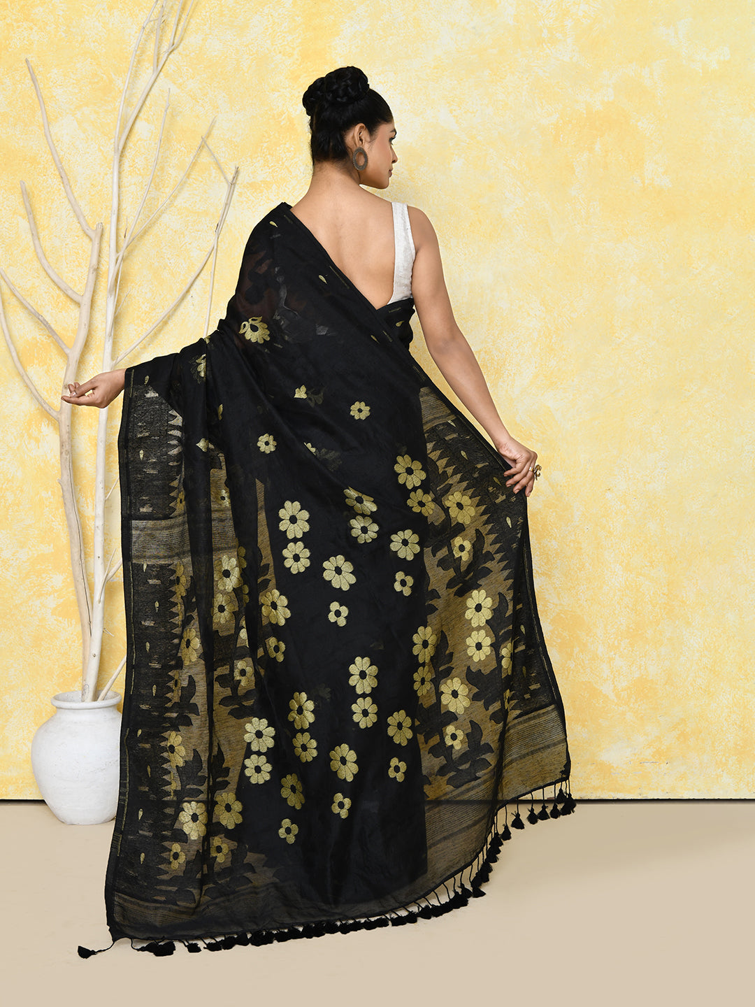 Piyari Fashion Women's Black Cotton Silk Jamdani Saree