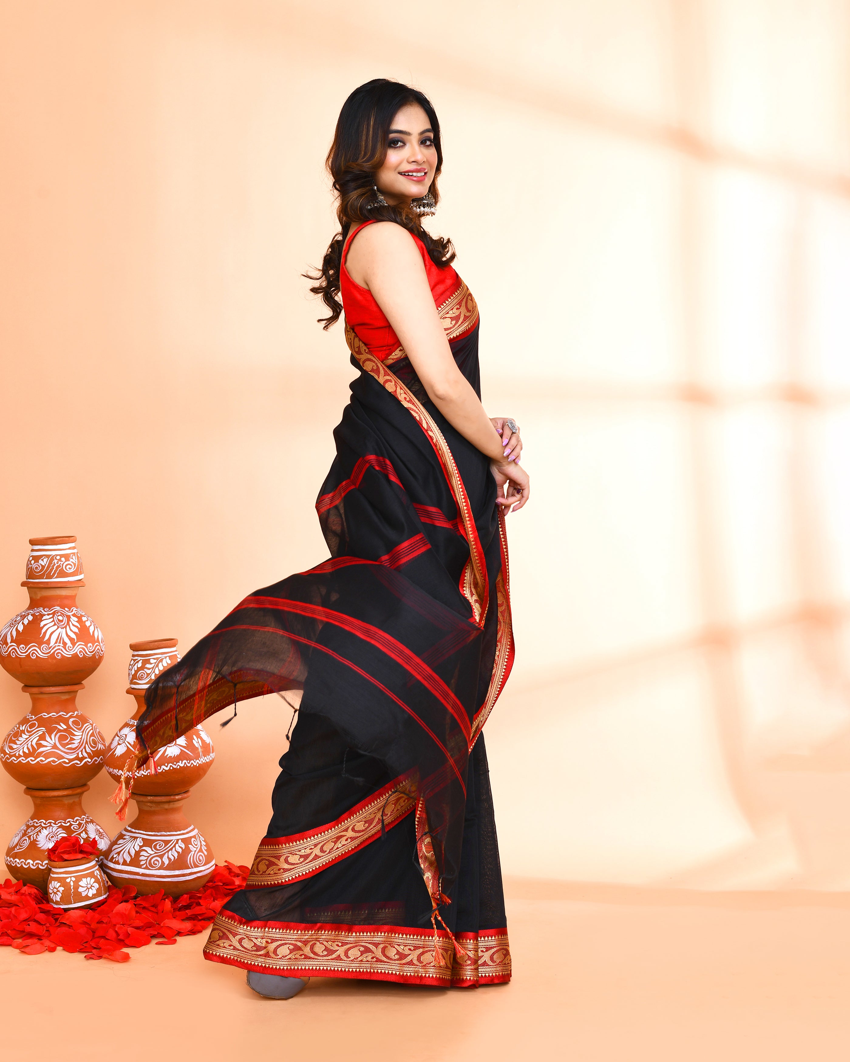 Piyari Fashion Women`s Cotton Silk Black Handloom Saree With Blouse