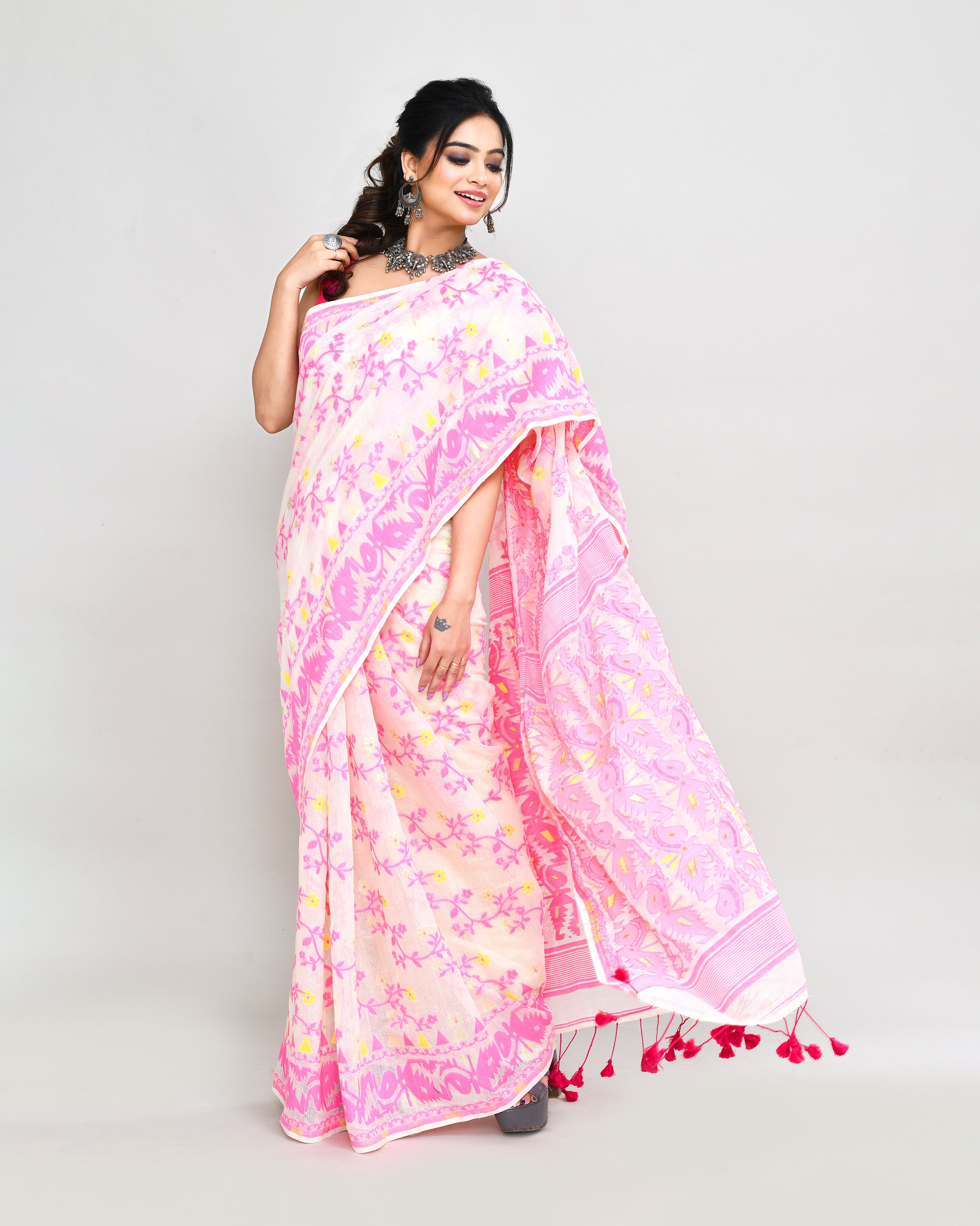 Piyari Fashion Women's Off White Pink Cotton Silk Jamdani Saree