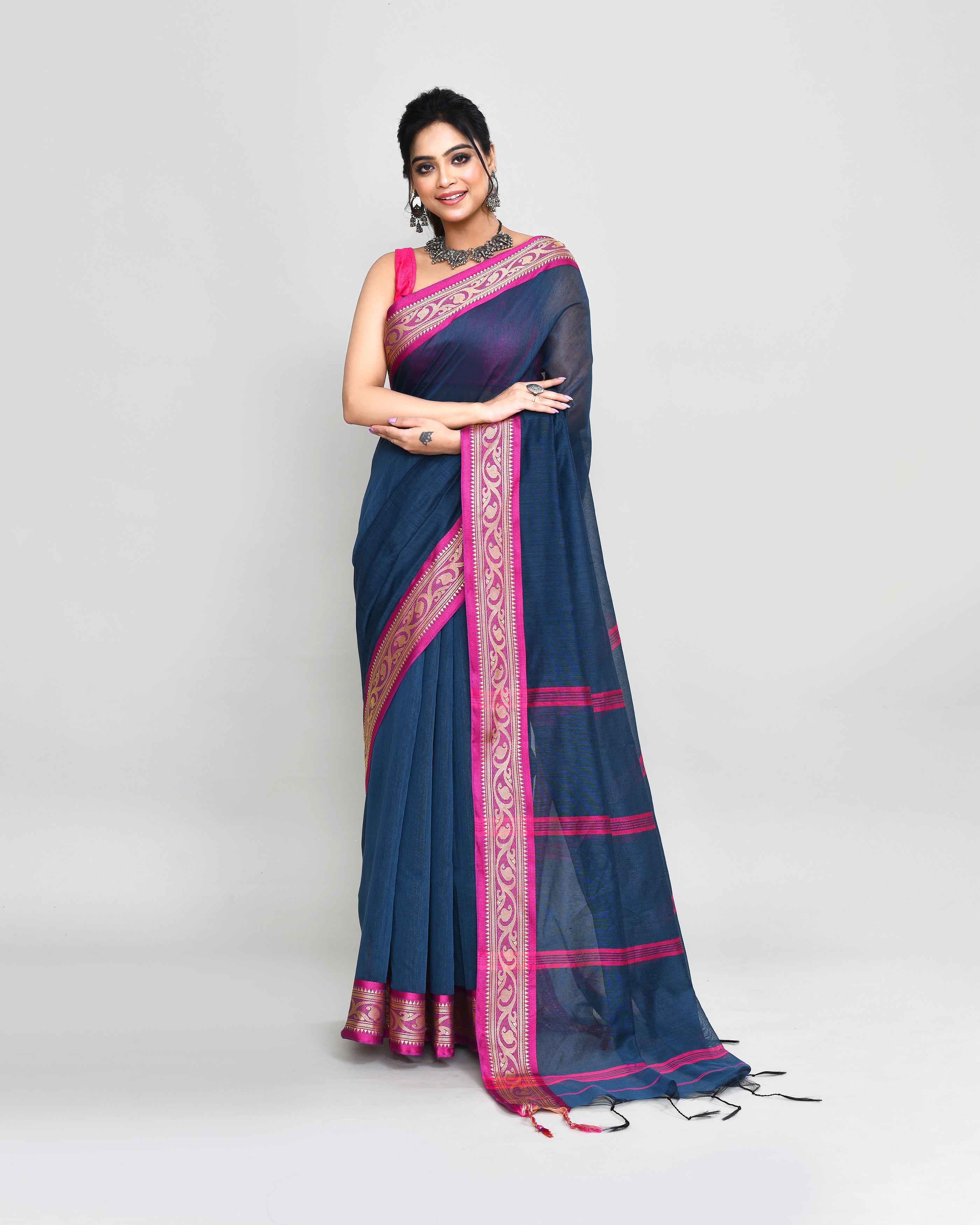 Piyari Fashion Women`s Cotton Silk Charcoal Handloom Saree With Blouse