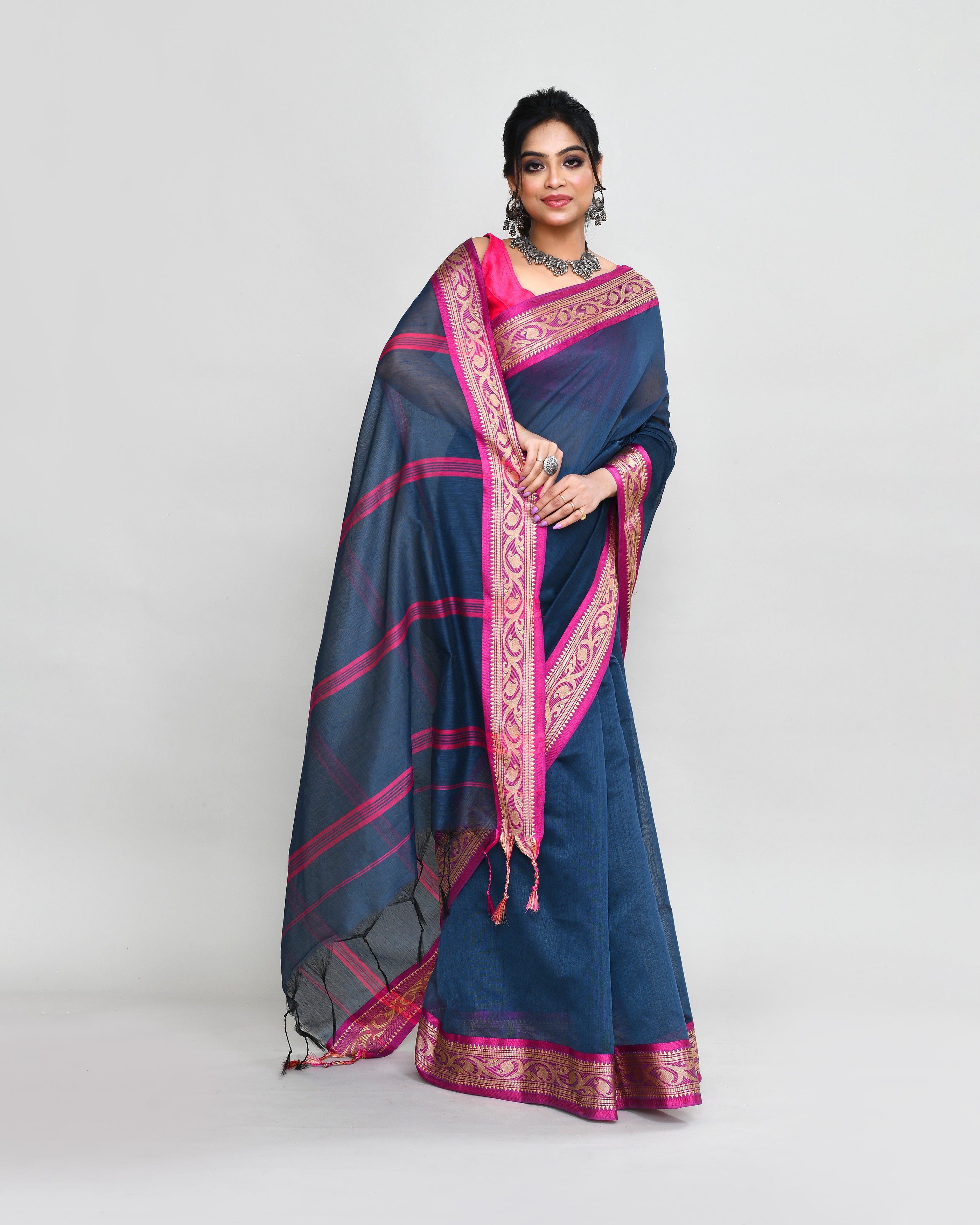 Piyari Fashion Women`s Cotton Silk Charcoal Handloom Saree With Blouse