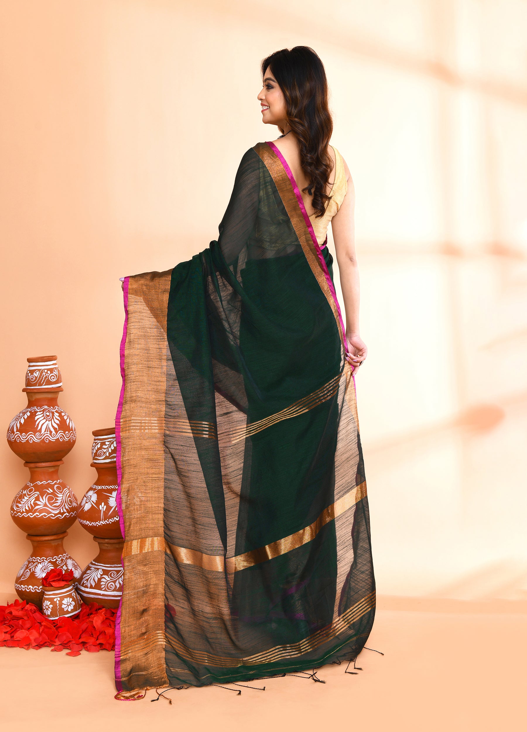 Piyari Fashion Women`s Cotton Blend Dark Green Handloom Saree With Blouse