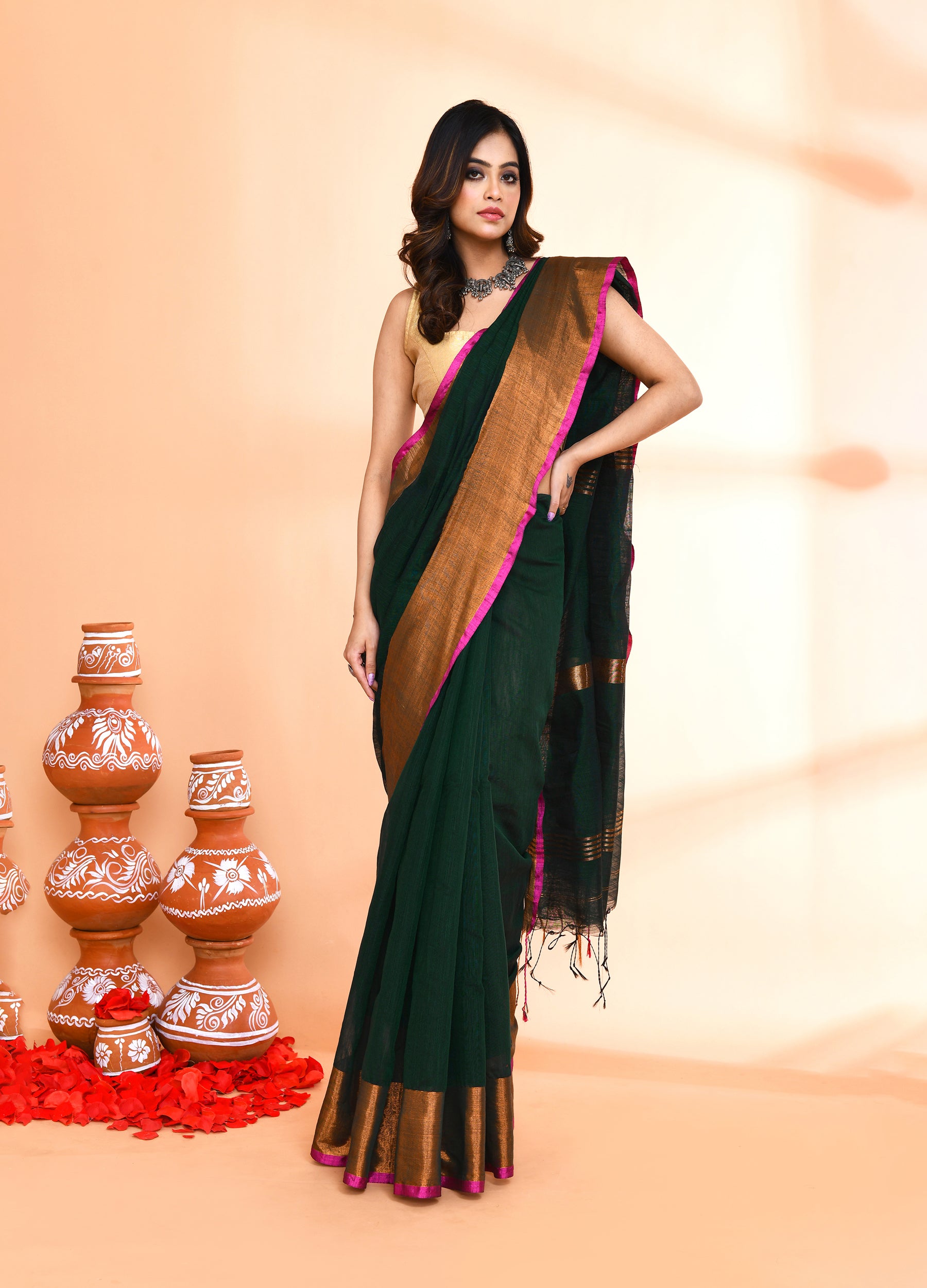 Piyari Fashion Women`s Cotton Blend Dark Green Handloom Saree With Blouse
