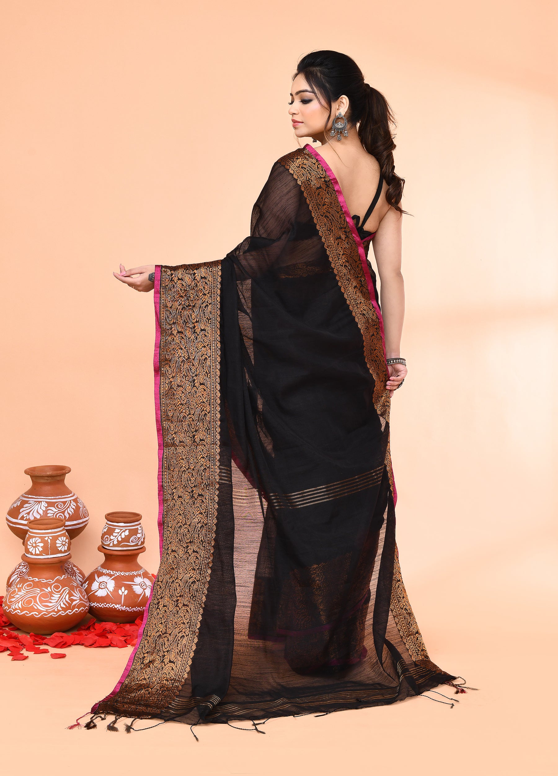 Piyari Fashion Women`s Cotton Blend Black Handloom Saree With Blouse