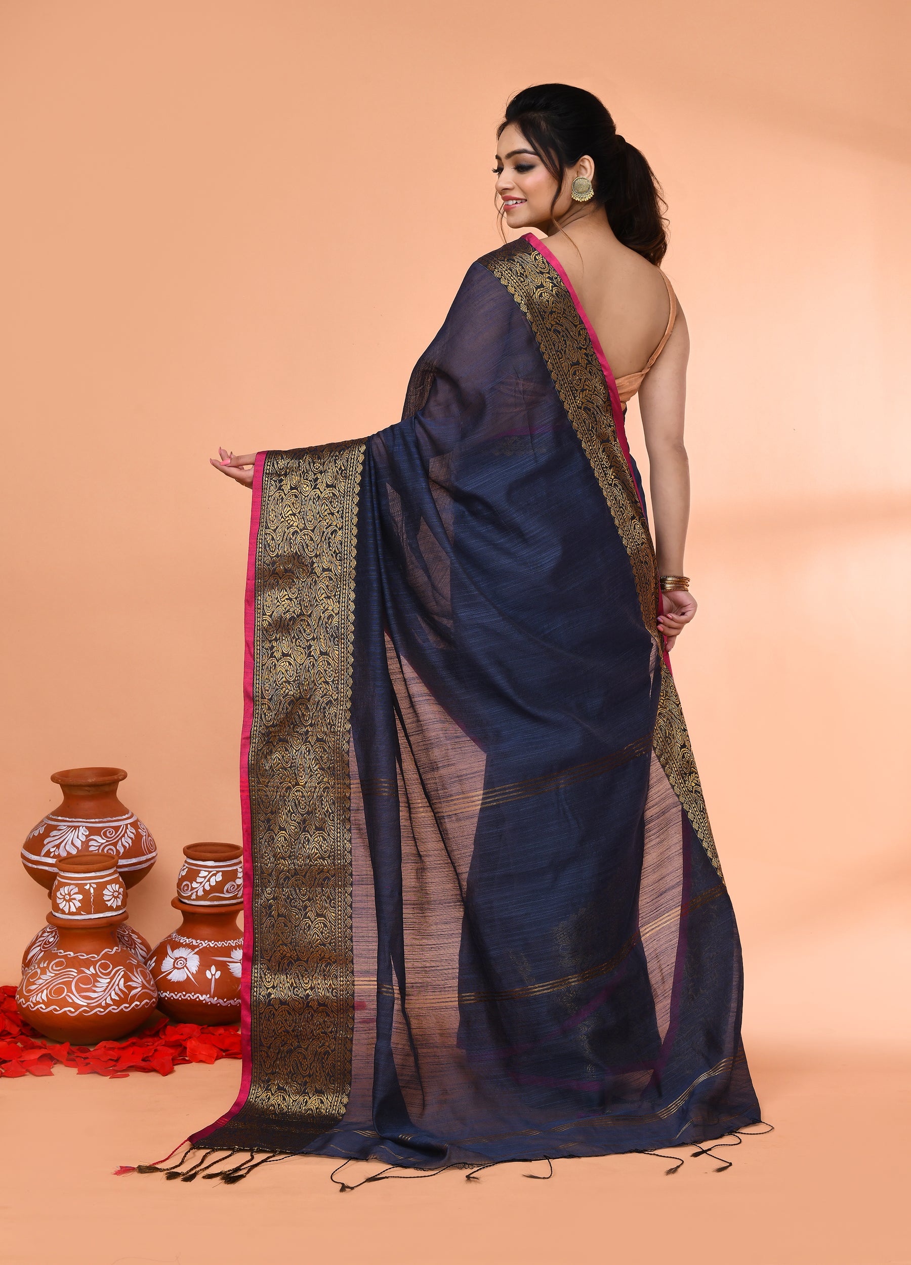 Piyari Fashion Women`s Cotton Blend Grey Handloom Saree With Blouse