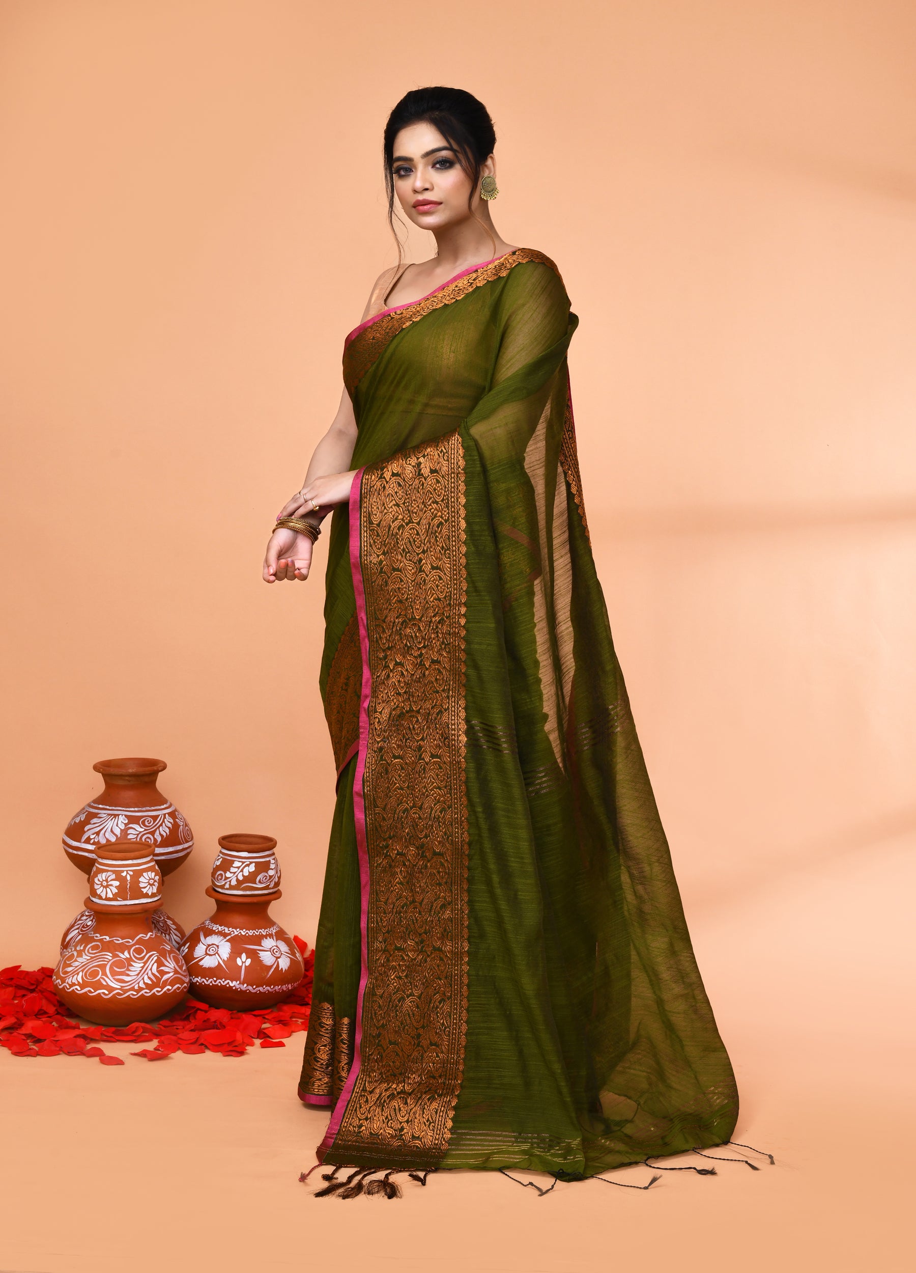 Piyari Fashion Women`s Cotton Blend Moss Green Handloom Saree With Blouse