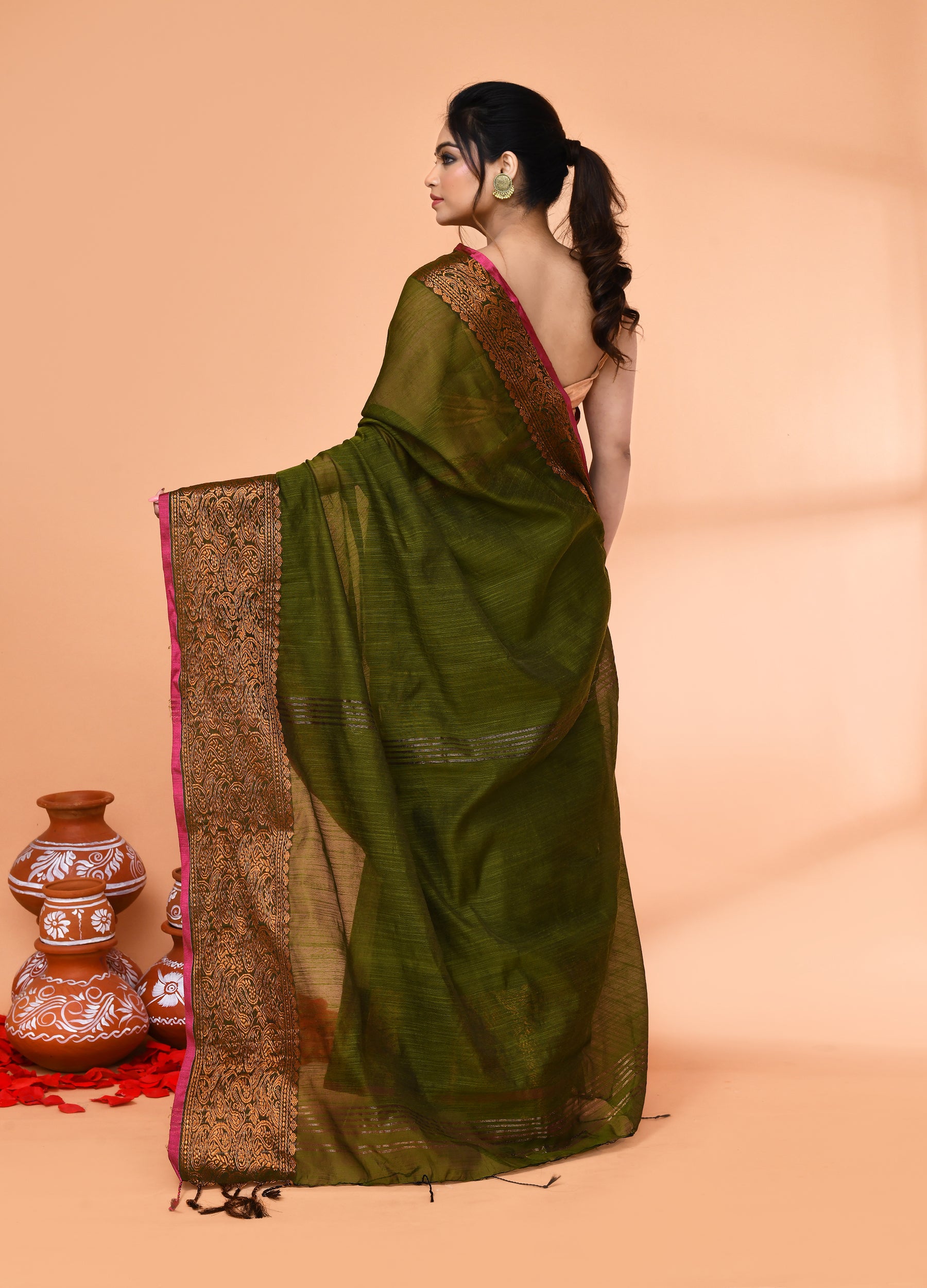 Piyari Fashion Women`s Cotton Blend Moss Green Handloom Saree With Blouse