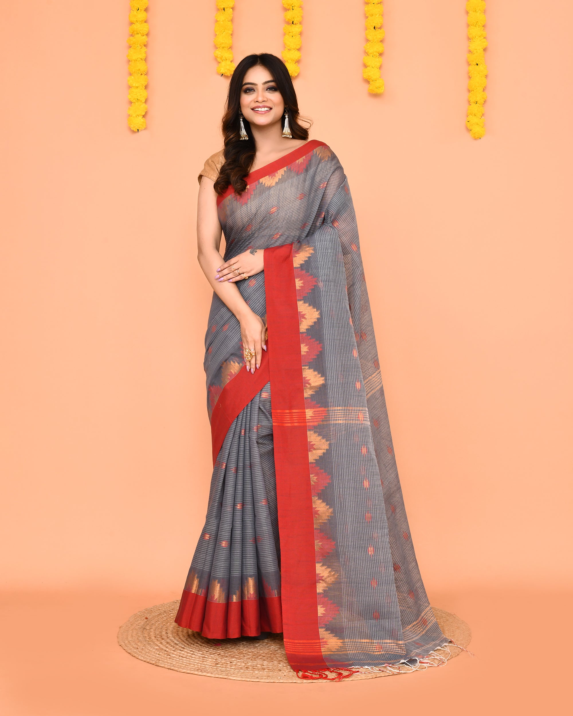 Piyari Fashion Women's Grey Cotton Blend Handloom Saree With Red Temple Border