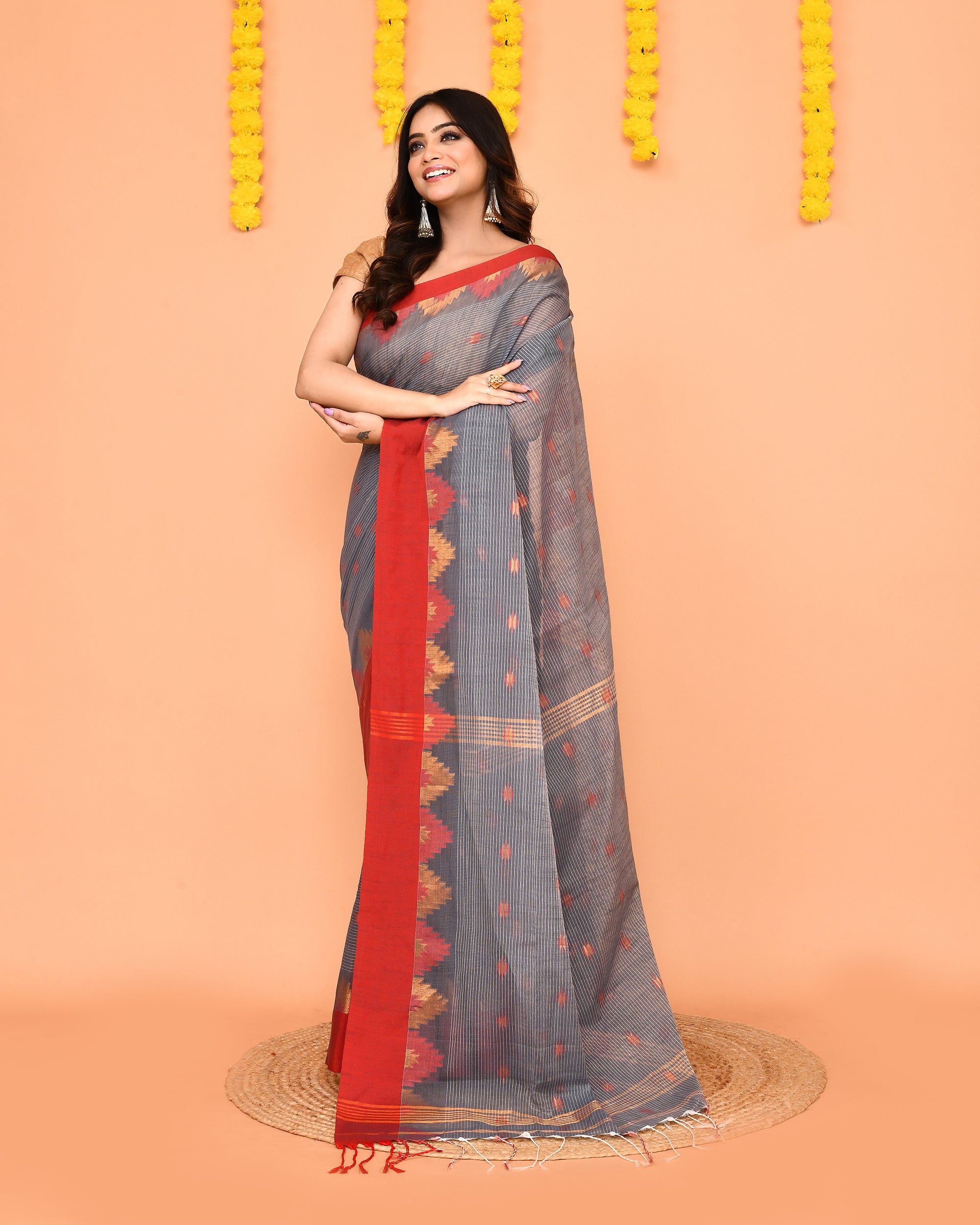 Piyari Fashion Women's Grey Cotton Blend Handloom Saree With Red Temple Border