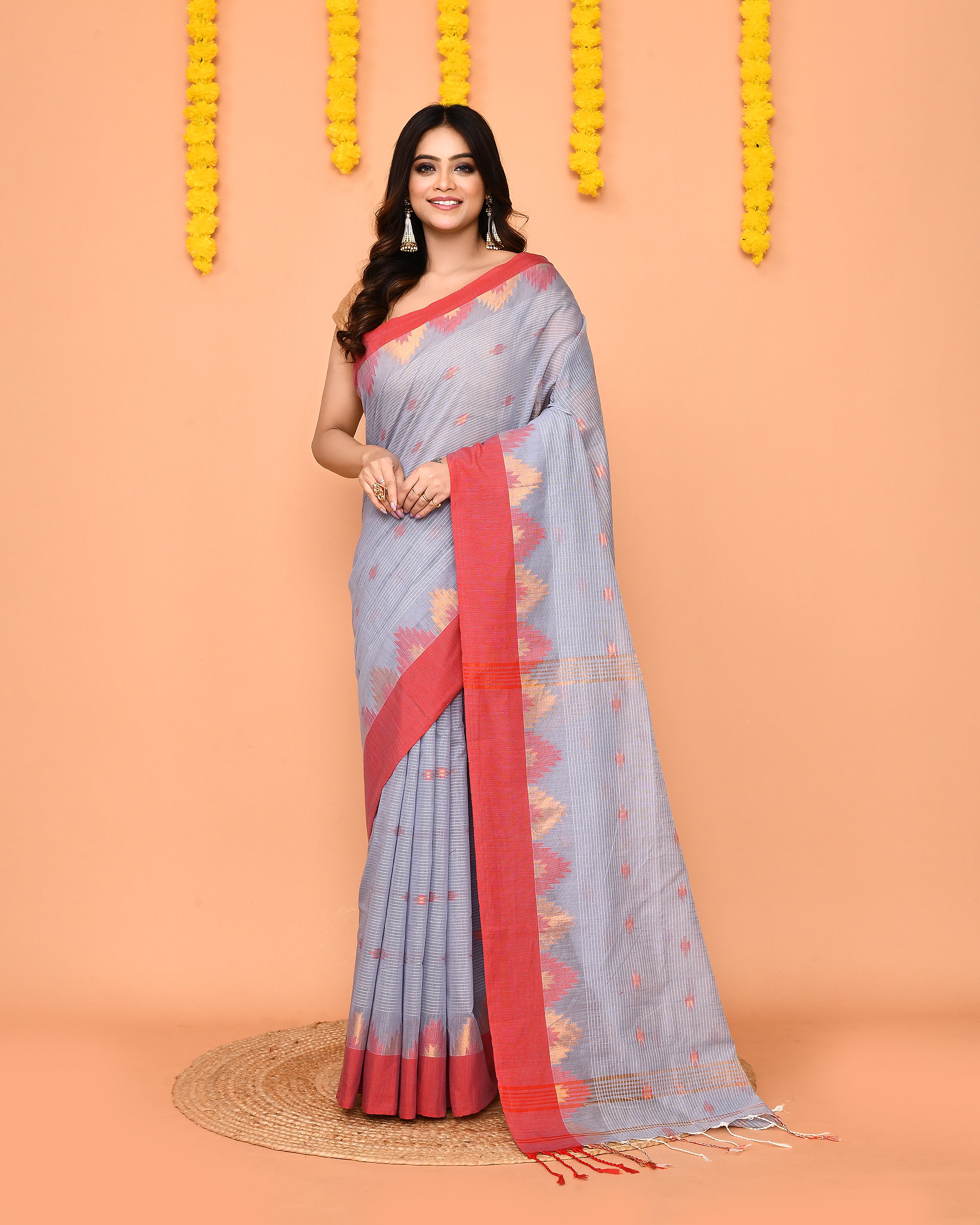 Piyari Fashion Women's Sky Blue Cotton Blend Handloom Saree With Red Temple Border