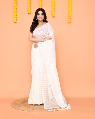 Piyari Fashion Women's White Cotton Blend Jamdani Saree With Tassels