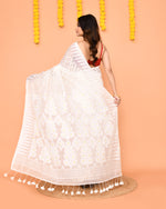 Thumbnail for Piyari Fashion Women's White Cotton Blend Jamdani Saree With Tassels